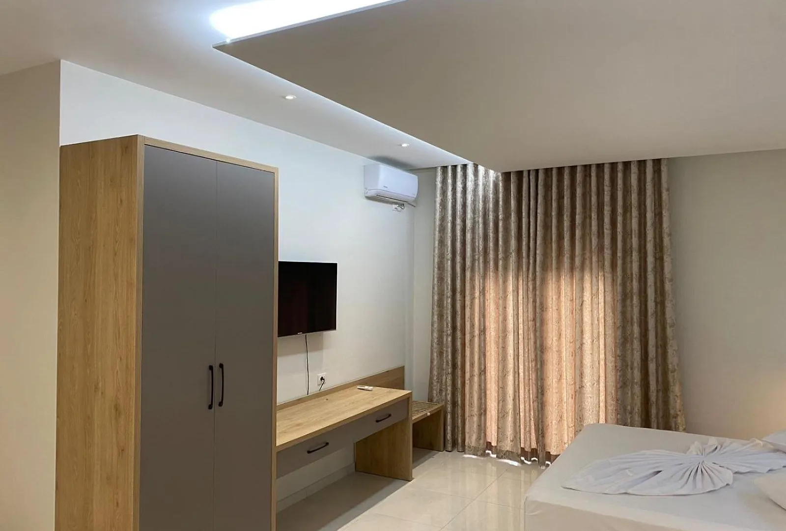 Marina Premium Hotel & Apartment Vlorë